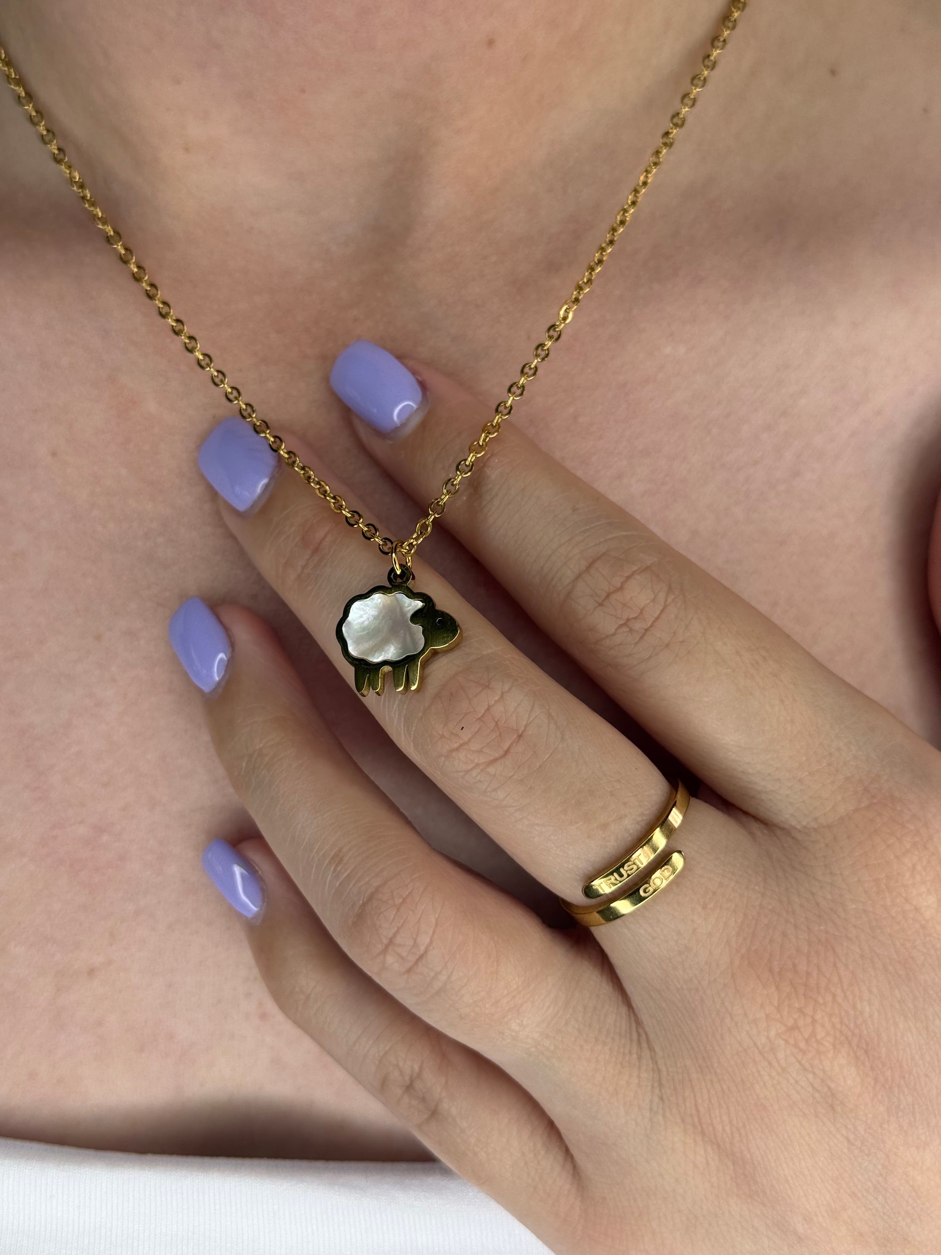 🌿Stainless steel sheep pendant necklace . Silver / Gold🌿