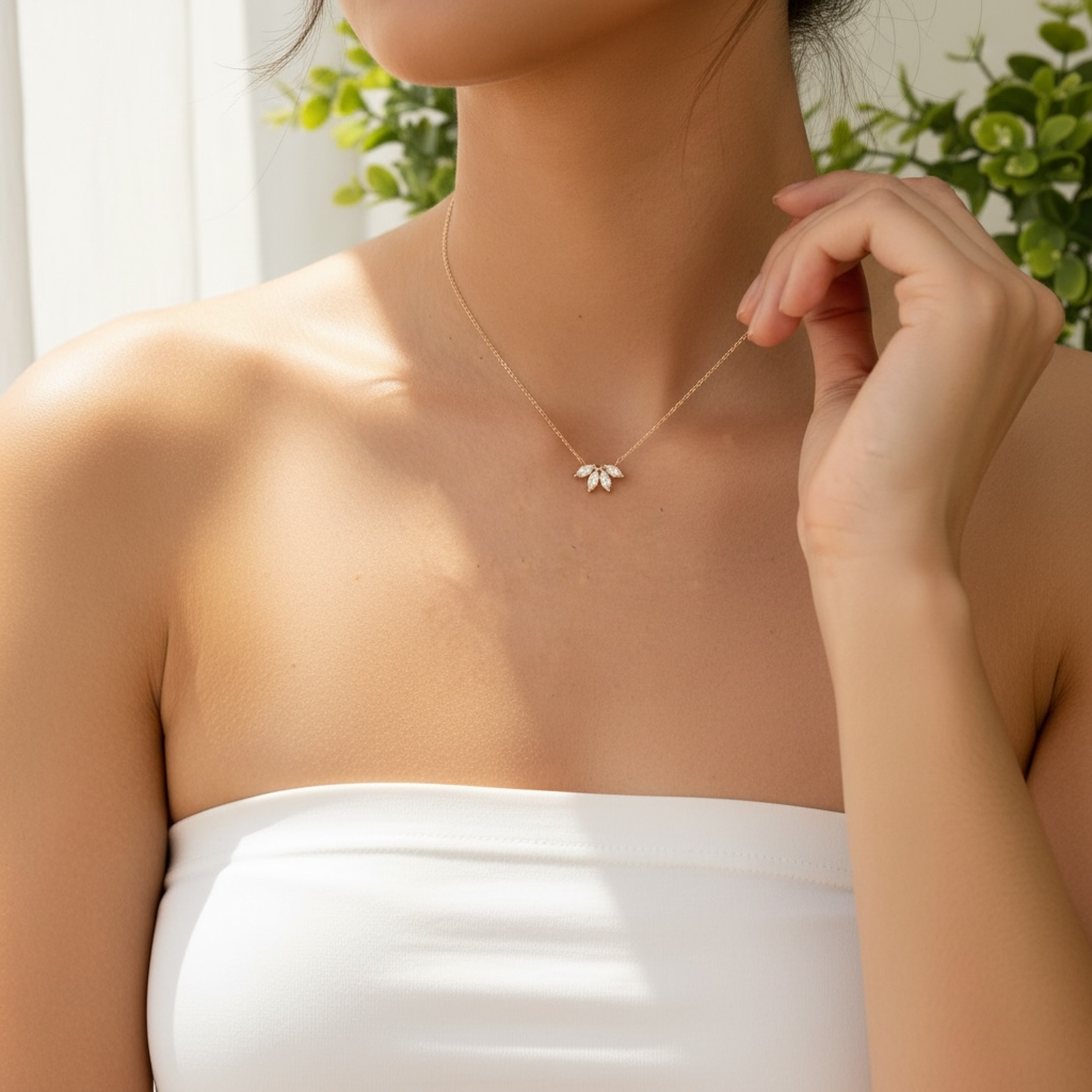 Grace Petal Necklace – Gold stainless steel