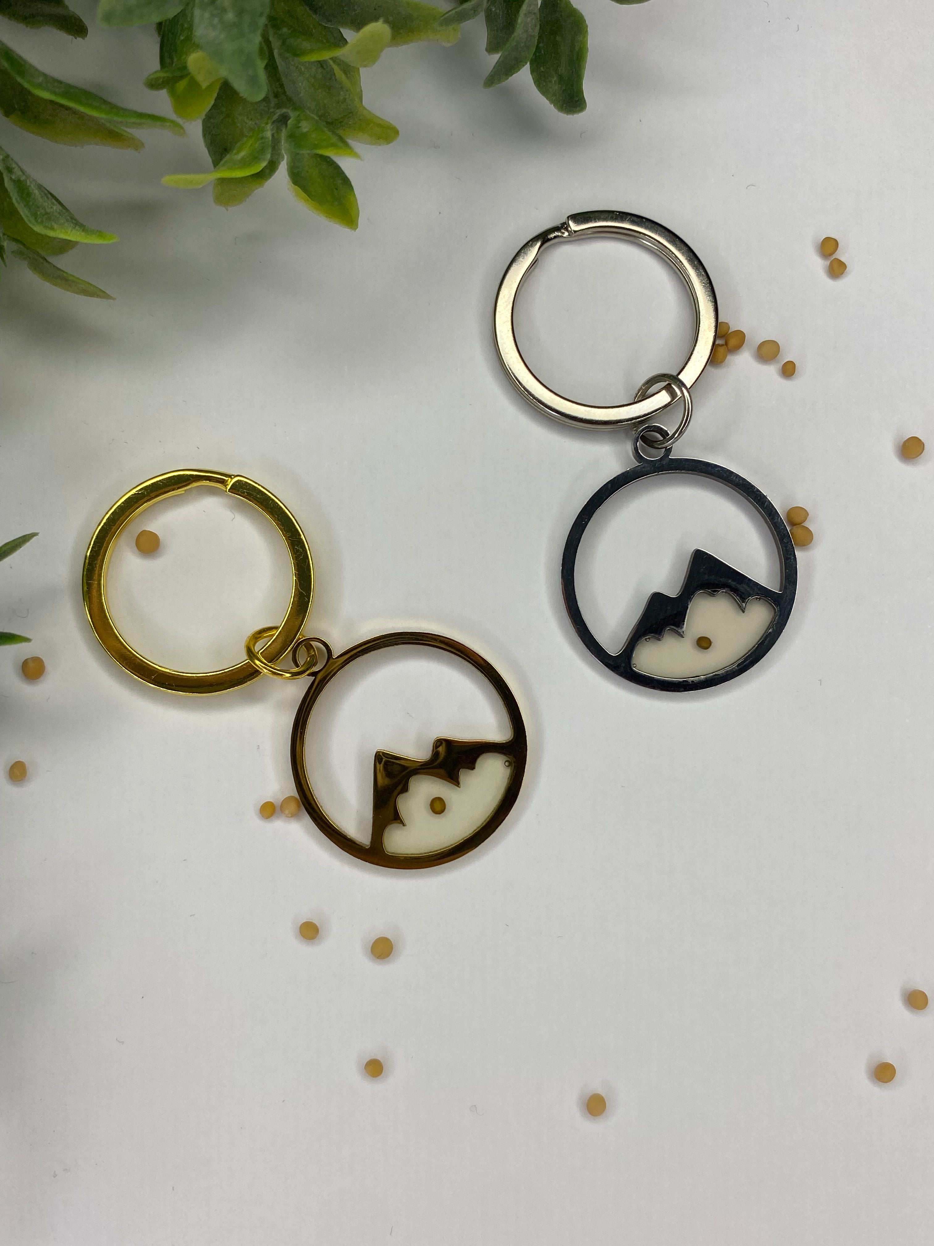 🌿Tiny Mustard Seed Mountain Keychain – Stainless Steel Adventure Charm( Gold or Silver ) 🌿